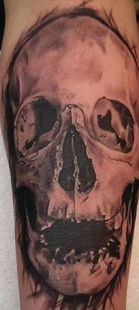 Tattoo von Xenomorph Tattoo: Schädel, Schwarz-Grau Realismus